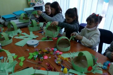 Діти учасників АТО вчилися виготовляти святкові великодні кошики