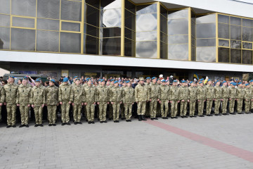 На Театральному майдані відбулася посвята у ліцеїсти учнів Волинського обласного ліцею з посиленою військово-фізичною підготовкою імені Героїв Небесної Сотні