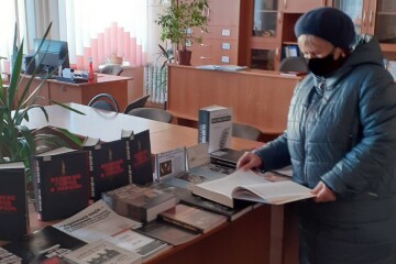 У бібліотеці-філії для дорослих №3 організовано виставку "Голодомор: не маємо права забути"