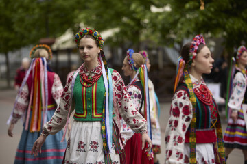 У Луцьку відбулась патріотична акція до Дня вишиванки &ldquo;Бережемо спадщину разом&rdquo;