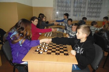 У «Білій турі» змагались шашкісти-початківці