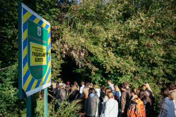 На території заказника “Гнідавське болото” встановлено інформаційні стенди та шлагбауми