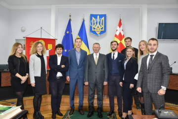 Міський голова Микола Романюк зустрівся з членами Молодіжної ради міста Харків