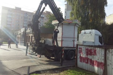 Департамент муніципальної поліції Луцької міської ради продовжує виконання рішень щодо демонтажу на території міста
