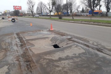 У Луцьку стався аварійний обвал колектора – аварійні бригади КП «Луцькводоканал» оперативно відновили роботу мережі