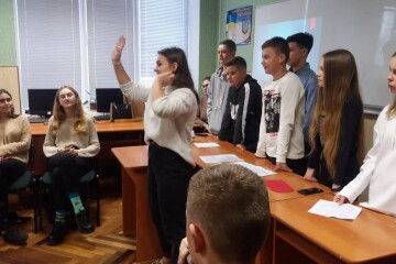 Учні 8-М класу КЗ «Луцький навчально-виховний комплексу №9» взяли участь у тренінгу «Разом проти булінгу»