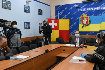 Секретар міської ради Григорій Пустовіт зустрівся із підприємцями міста Луцька, обговоривши питання роботи ринків