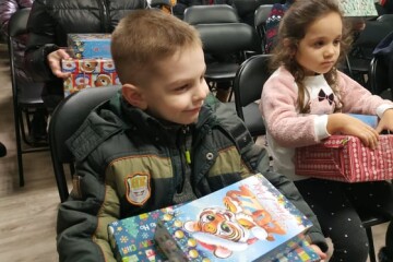 Діти отримали подарунки від благодійників