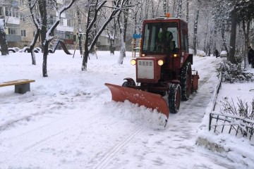 Закликаємо водіїв не залишати автомобілі на проїжджій частині