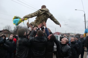 Додому з полону повернувся військовослужбовець Сергій Дмитрук