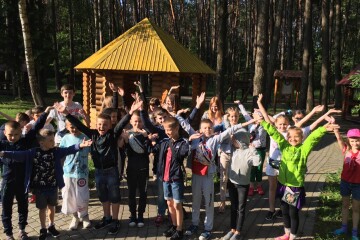 30 дітей з сімей, які перебувають у складних життєвих обставинах, відпочивають та оздоровлюються у дитячому таборі «Віфанія»