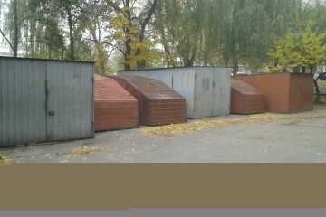 Про демонтаж незаконно встановлених металевих конструкцій (гаражів)