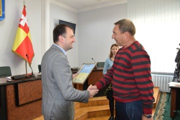 Перший заступник міського голови Тарас Яковлев вручив ряд відзнак