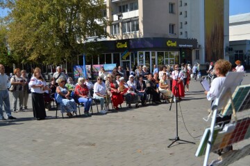 Франкове слово на Театральному майдані: у Луцьку відбулася мистецько-благодійна акція