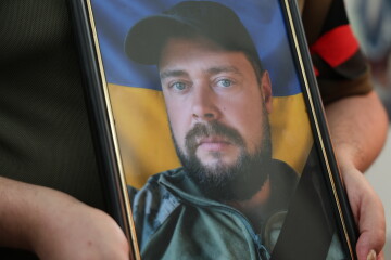 У Небіжці провели в останню дорогу полеглого Героя Ігоря Лавришина