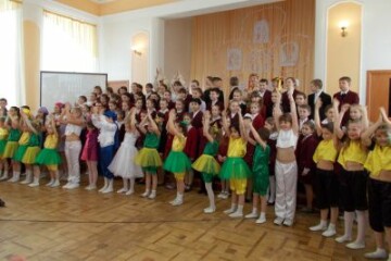«Звітують колективи художньої самодіяльності СШ №5»