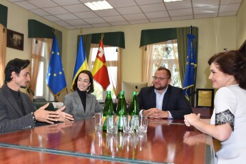 Міський голова Ігор Поліщук зустрівся з зіркою балету Катериною Кухар