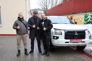 Автомобіль та тепловізори від Луцької громади для Збройних Сил України