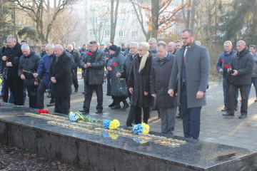           Лучани вшанували пам'ять загиблих воїнів -афганців