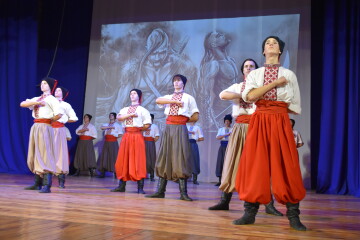 У Луцьку відбулось патріотичне сценічне дійство «Козак BATTLE» 