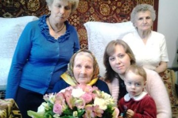 Міська влада привітала зі 102-річчям лучанку Ганну Гарасюк