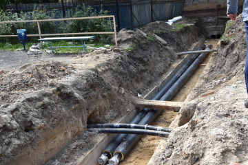 Керівники міста інспектували будівництво тепломережі  біля Луцької міської дитячої поліклініки  