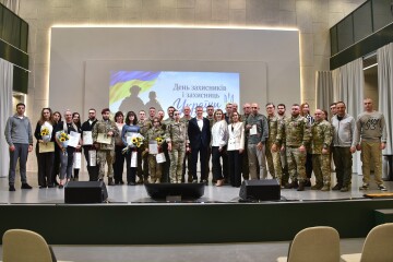 У Луцьку захисникам вручили державні нагороди та відзнаки міського голови