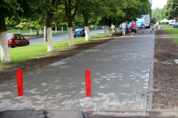 На бульварі Дружби народів відремонтували тротуари