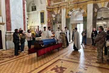 Загинув на Донбасі. У Луцьку в останню дорогу провели Героя Андрія Васюру