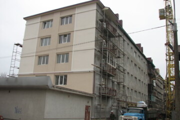 Микола Романюк ознайомився з ходом аварійно-відновлювальних робіт у будинку на вул. Рівненській, 109