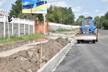 У Луцьку продовжують ремонтувати дороги та пішохідні доріжки