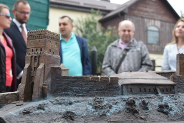У Луцьку відкрито перший тактильний макет замку Любарта