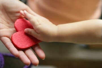 Зроби дитину щасливою — подаруй дитині сім’ю!