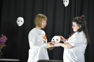  Дружини загиблих військових вийшли на сцену форум-театру 