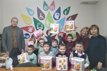 Діти з сімей, які потребують особливої соціальної підтримки, виготовляли  різдвяних  янголів