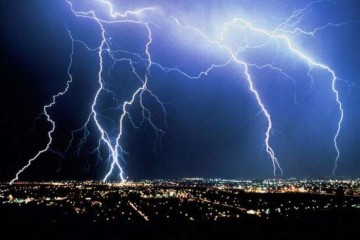 До відома лучан!  У кінці дня очікується гроза 