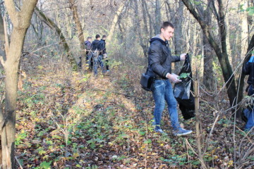 Організовано санітарно-екологічний день з прибирання парку в районі вулиці Потебні 