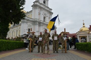 Луцьк попрощався ще з двома захисниками України  - Олександром Чируком та Іваном Литвіном