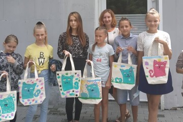 В рамках «Інтеграційних студій розвитку для дітей та молоді з інвалідністю» проведено майстер-клас із розпису еко-сумок та виготовлення екологічних іграшок