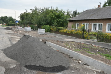 Тверде дорожнє покриття дістанеться до найвіддаленіших вулиць міста