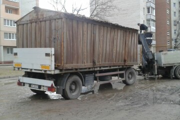 Демонтажі незаконно розміщених споруд на території міста тривають