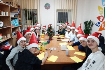Волонтери-помічники Святого Миколая готові вітати діток, які не зможуть відвідати новорічні заходи