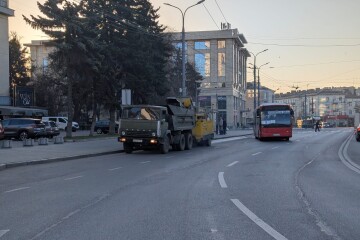 Весняне прибирання Луцька триває