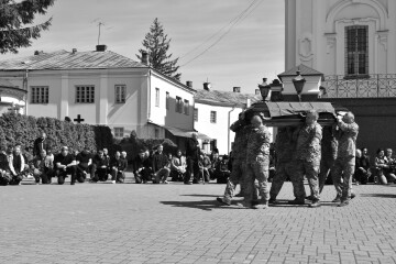 Біль і смуток: у Луцькій громаді  попрощалися з двома захисниками України –  Максимом Мунтяну та Дмитром Івановим 