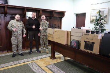 Міський голова Ігор Поліщук передав військовим партію допомоги