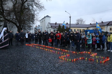 Лучани вшанували пам’ять жертв голодоморів в Україні