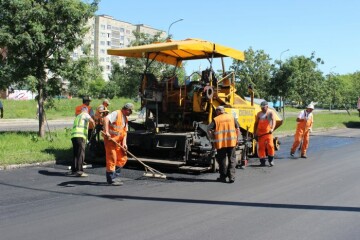 Тривають ремонтні роботи на вулицях міста