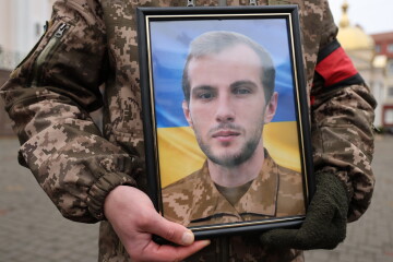 У Луцьку попрощалися з військовослужбовцем Богданом Чепелою