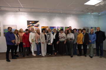 До Дня художника у Луцьку відкрили виставку робіт учителів художньої школи 