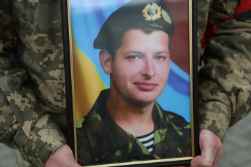 Громада попрощалася з Героєм Олексієм Кривовим